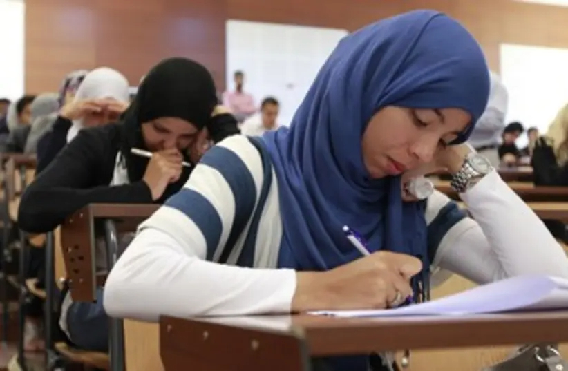 Estudiantes-mujeres-árabes esperanza