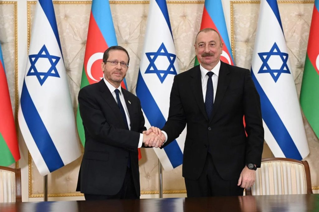 Martes - Herzog y Aliyev mayo
