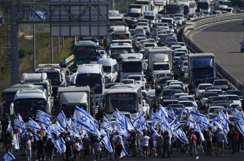 Protesta-autopista-Tel-Aviv-Haifa-AP reforma