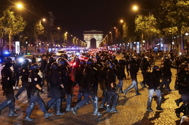 Policias-en-Paris-Reuters-1 exposición