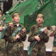 Ninos palestinos en-uniforme