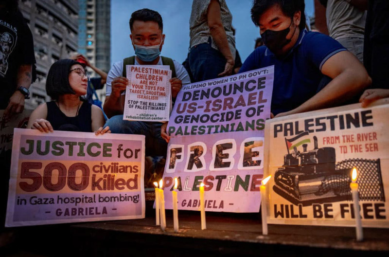 Filipinos Protest Over Gaza Hospital Attack izquierda