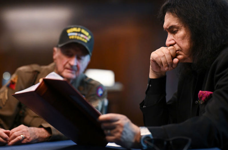 Gene-Simmons-con-Harold-Urban-MSN washington