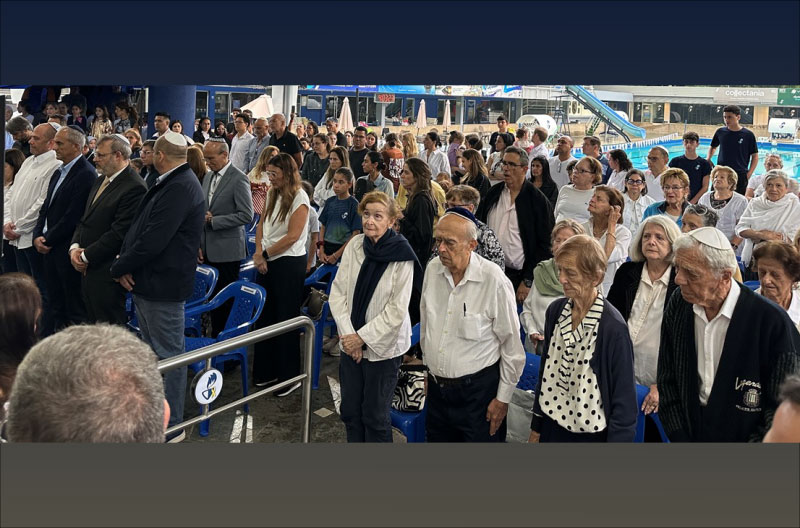 Publico-minuto-de-silencio memoria