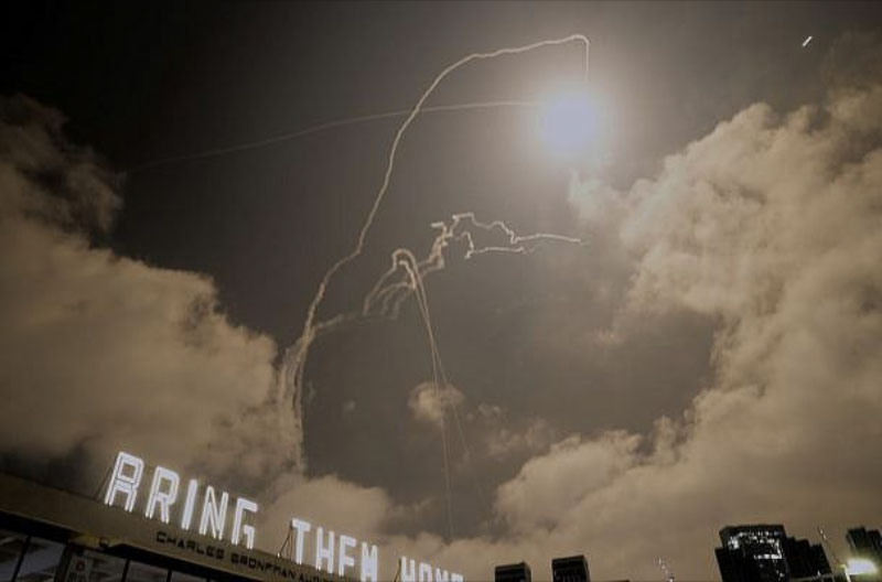 Misil-interceptado-sobre-Tel-Aviv-AP cansado