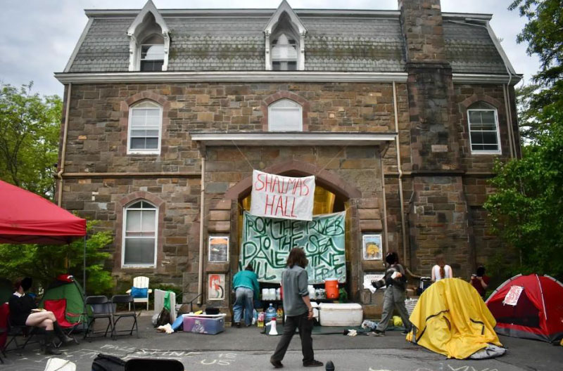 Barnard College-tomado-por-propalestinos-JBN
