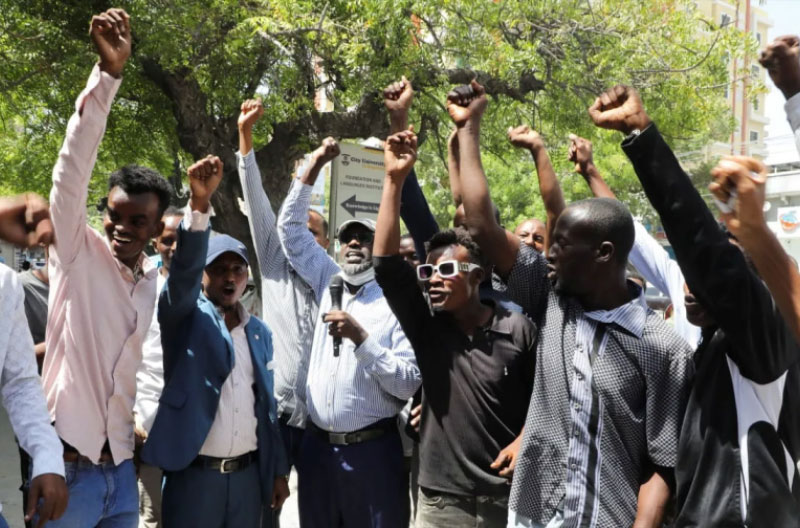 Somalies-festejan-Reuters emiratos