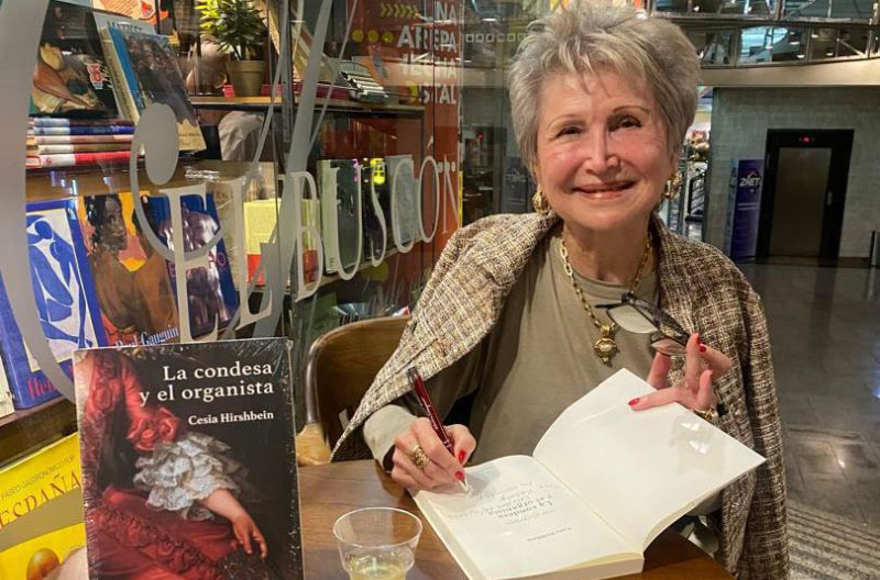 PRINCIPAL-Firmando-libro novela